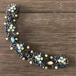 Vintage floral blue & yellow stone linked bracelet (tiny flaw)